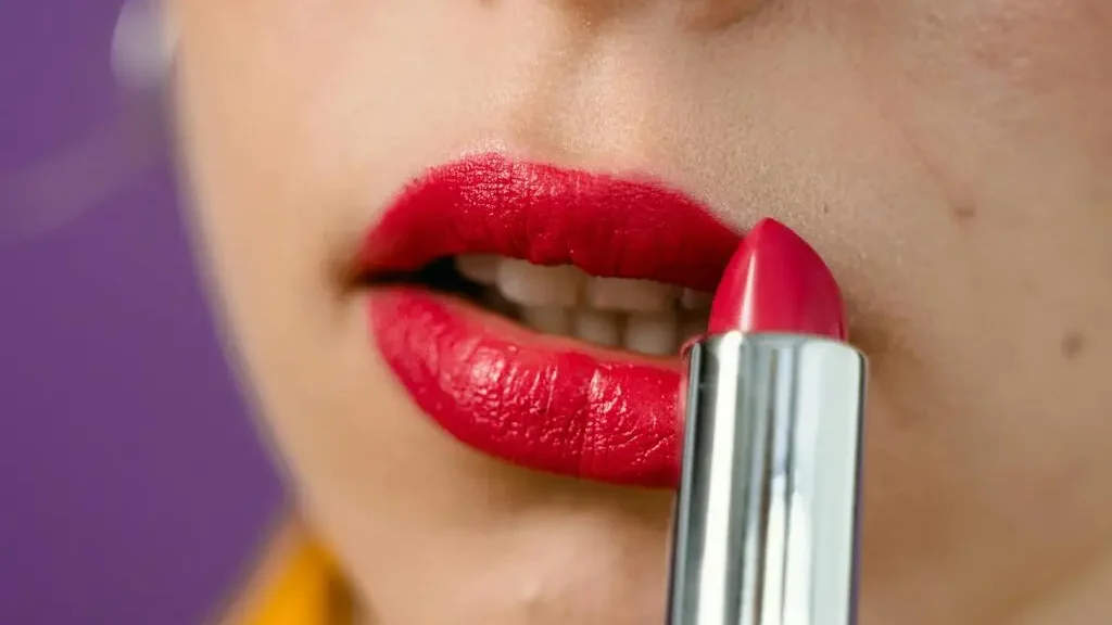 Top 5 Long-Lasting Lipsticks That Actually Last All Day 6 Top 5 Long-Lasting Lipsticks That Actually Last All Day