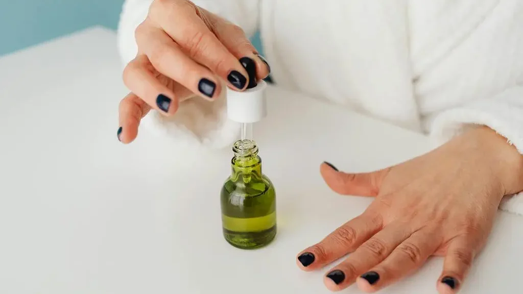 Natural Oils in Skincare: The Secret to Soft, Radiant Skin 6 Natural Oils in Skincare: The Secret to Soft, Radiant Skin